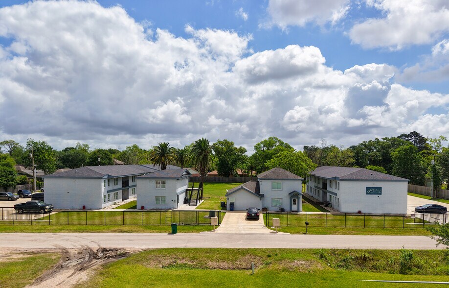 Primary Photo Of 1208 N Chenango St, Angleton Apartments For Sale
