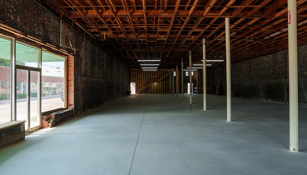 More Photos Of 124 W Main St, Aberdeen Storefront Retail Residential For Sale