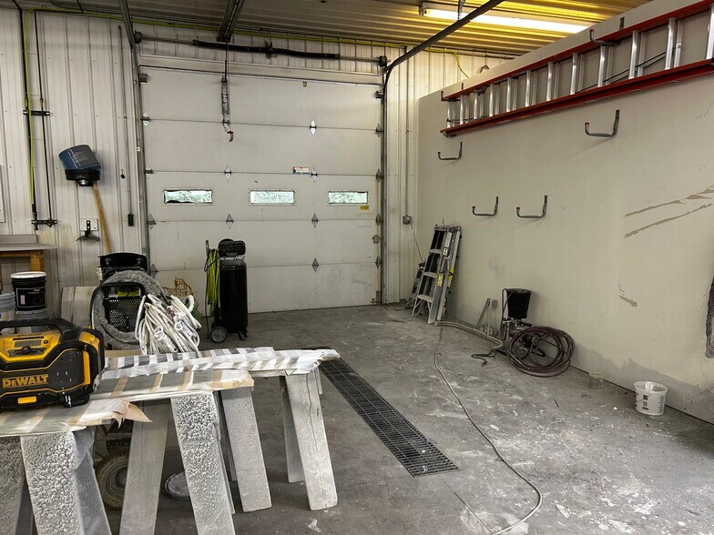 More Photos Of 1620 Riverview Dr, Kalamazoo Warehouse For Sale