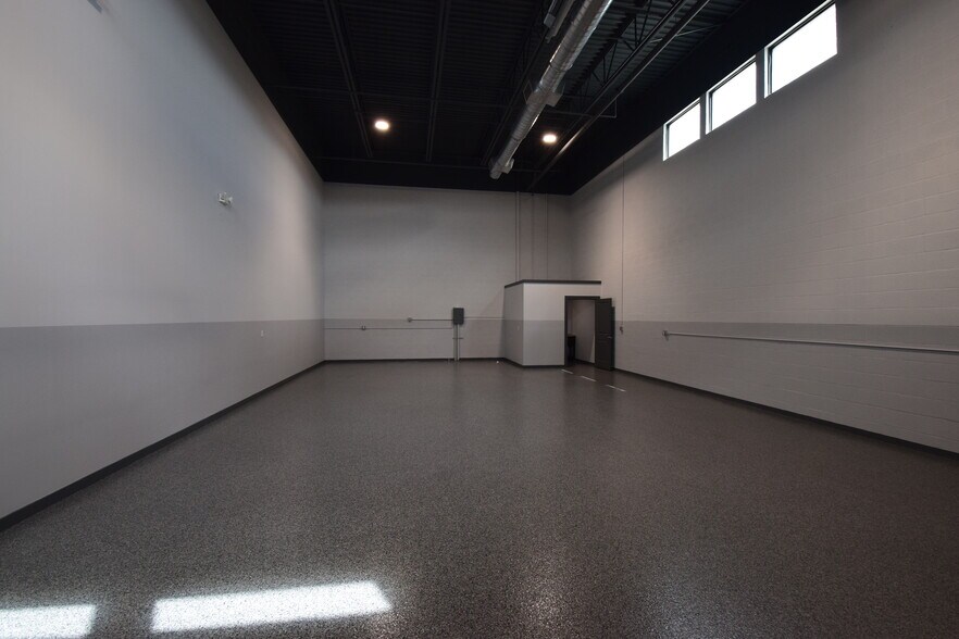 More Photos Of 6509 Saint Lucie Blvd, Fort Pierce Showroom For Lease