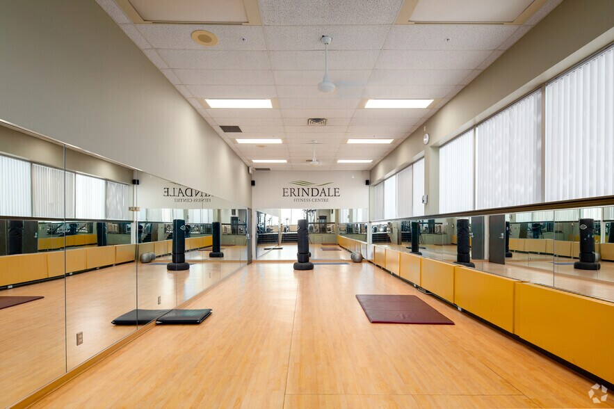 More Photos Of 1290 Central Pky W, Mississauga Office For Lease