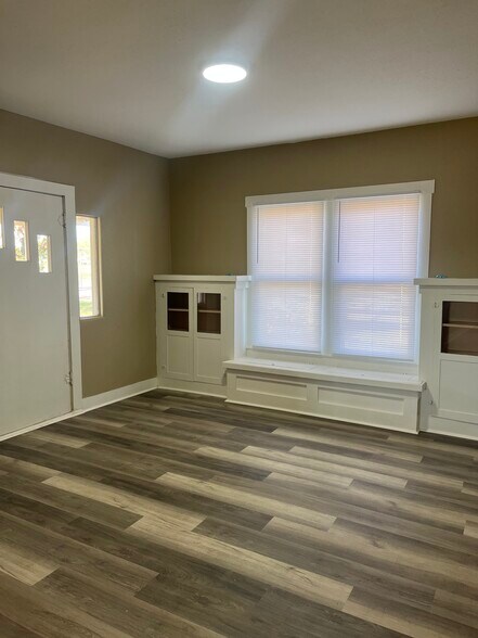 More Photos Of 14018 Old Corpus Christi rd, Elmendorf Warehouse For Lease