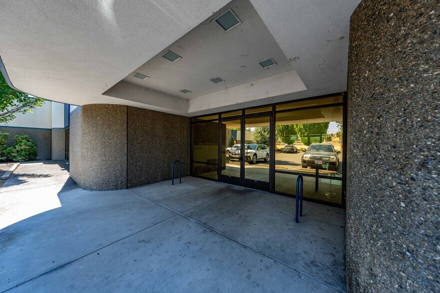 More Photos Of 2090 Commerce Dr, Medford Office For Lease