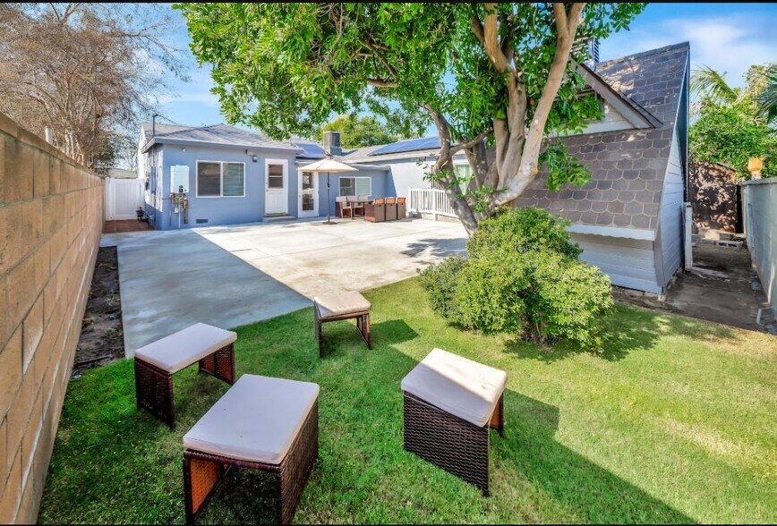 More Photos Of 6856 Hesperia Ave, Reseda Assisted Living For Sale