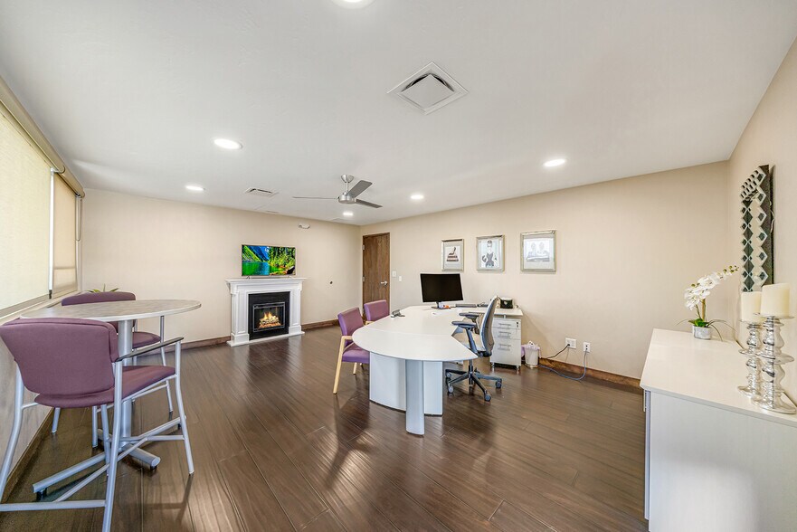 More Photos Of 389 Roberts Ct, Grand Junction Service For Sale