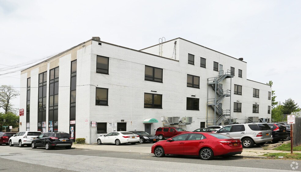 More Photos Of 71 S Central Ave, Valley Stream Office For Sale