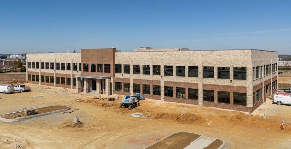 More Photos Of 15350 E West Rd, Midlothian Medical For Lease