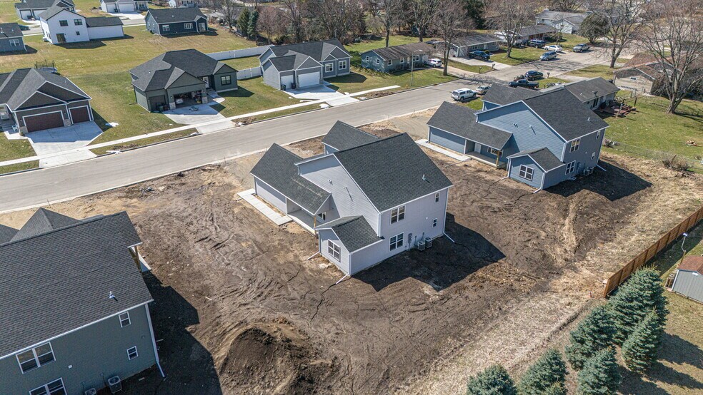 More Photos Of 68 E Ash Ln, Milton Multifamily For Sale