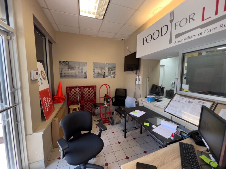 More Photos Of 3400 NE 2nd Ave, Miami Restaurant For Sale