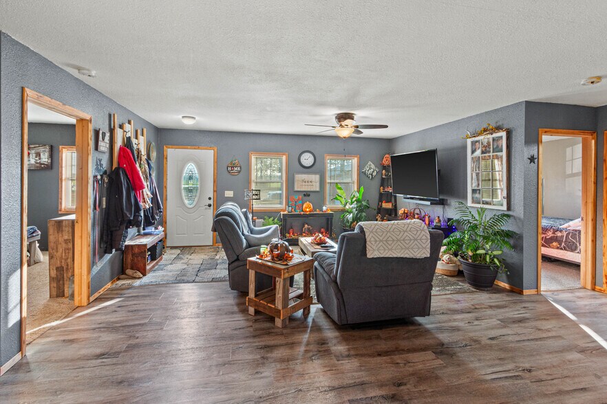 More Photos Of N4183 4th Ave, Hancock Bar For Sale