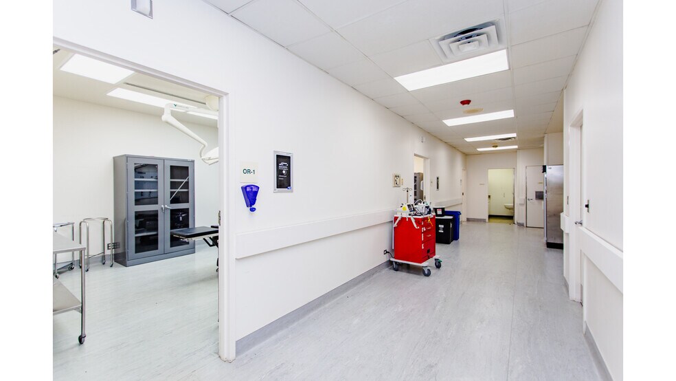 More Photos Of 815 Howard St, Evanston Medical For Sale