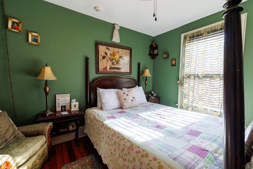 More Photos Of 215 E French Ave, Orange City Hospitality For Sale