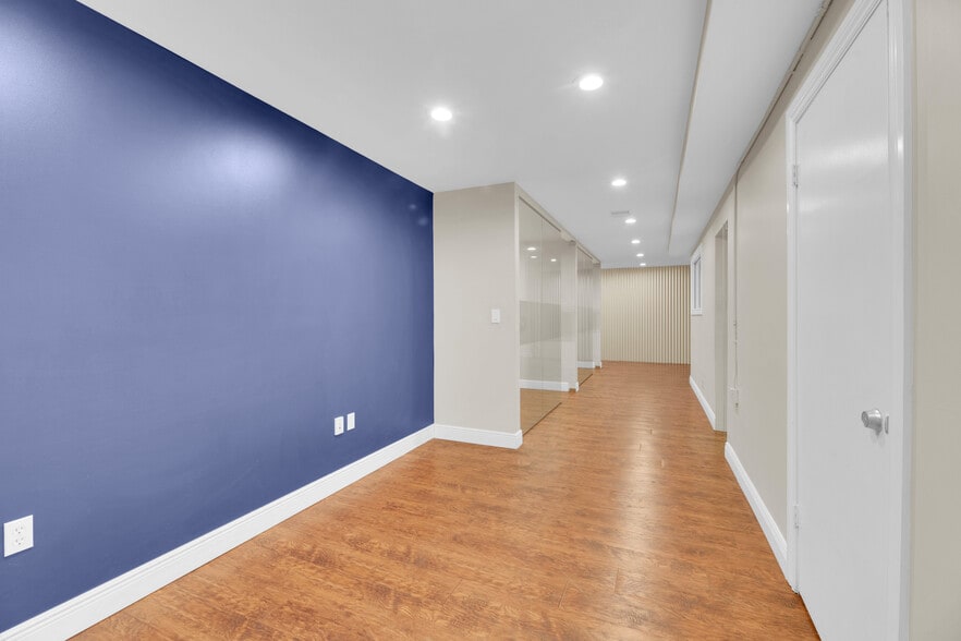 More Photos Of 224 NE 32nd Ct, Oakland Park Warehouse For Lease