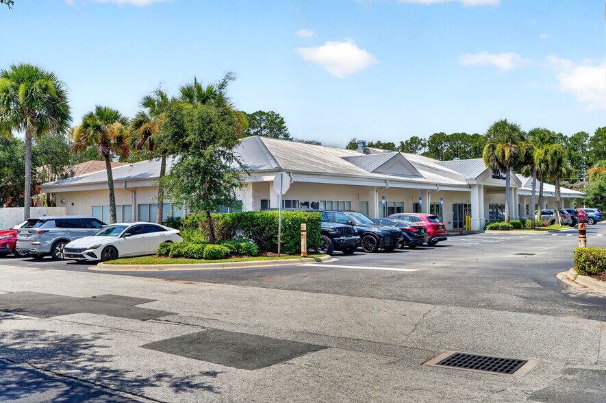 More Photos Of 20 Cypress Point Pky, Palm Coast Freestanding For Sale