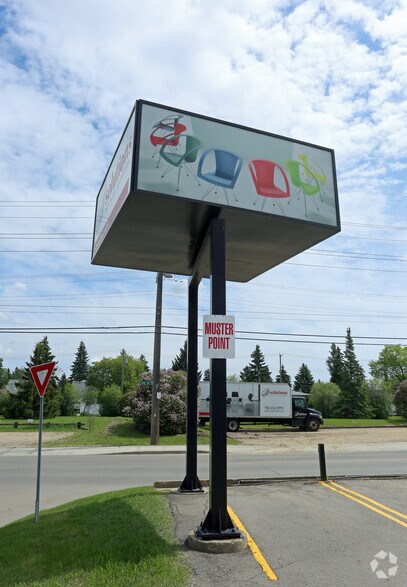 More Photos Of 11230 119th St NW, Edmonton Light Distribution For Lease