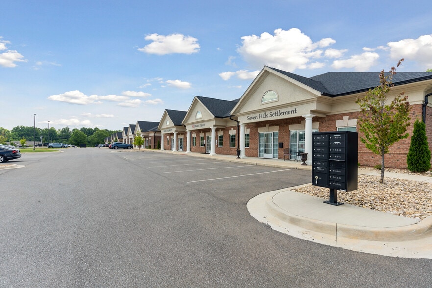 Primary Photo Of 1415 Crossings Center Dr, Forest Unknown For Lease