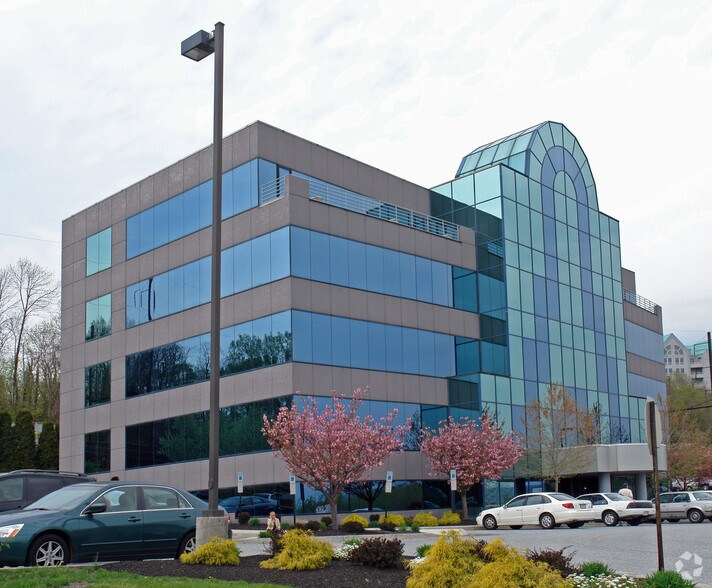 More Photos Of 1000 N Front St, Wormleysburg Office Residential For Lease