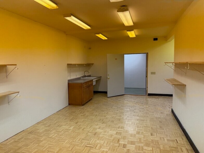 More Photos Of 131 Main St, Hatfield Loft Creative Space For Lease