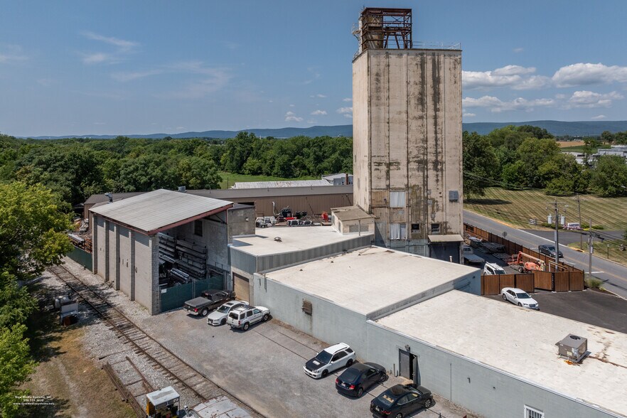 More Photos Of 36 W Pennsylvania Ave, Walkersville Warehouse For Sale