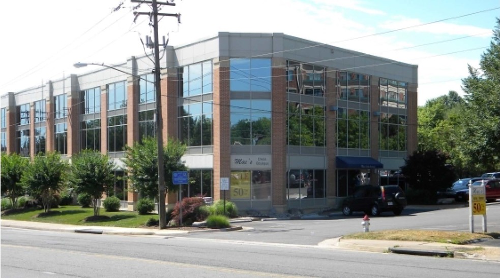 Primary Photo Of 6707 Old Dominion Dr, McLean Medical For Lease