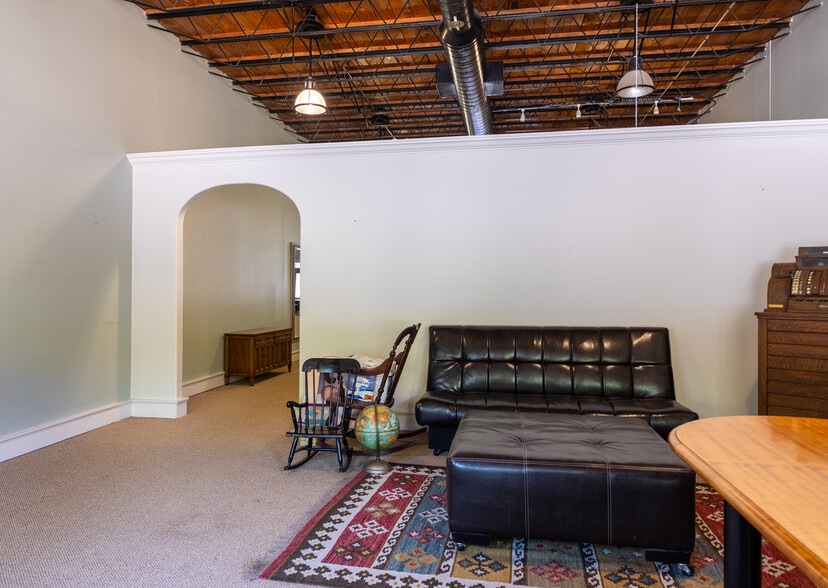 More Photos Of 1358 13th St, Columbus Storefront Retail Office For Lease