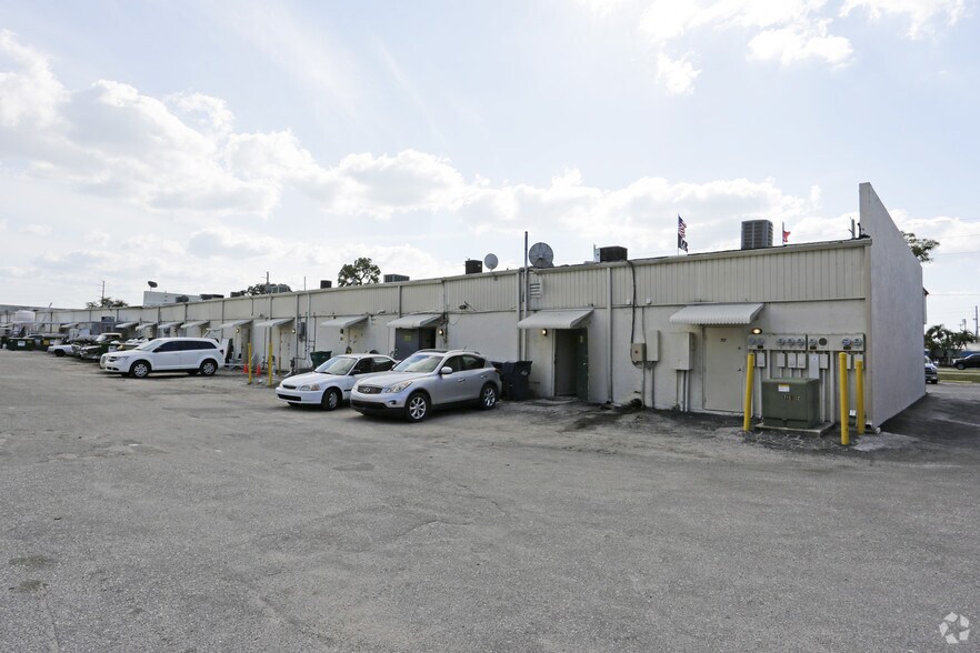 More Photos Of 757-789 US 41 Byp S, Venice Unknown For Lease