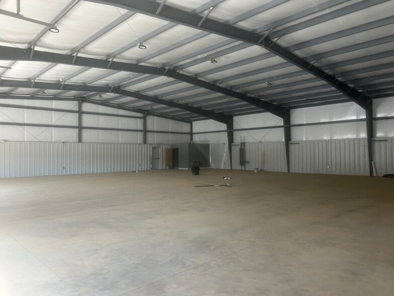 More Photos Of 4028 Kings Mountain Hwy, Bessemer City Flex For Lease