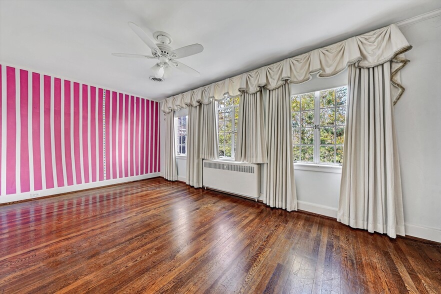 More Photos Of 934 Commander Dr, Roanoke Specialty For Sale