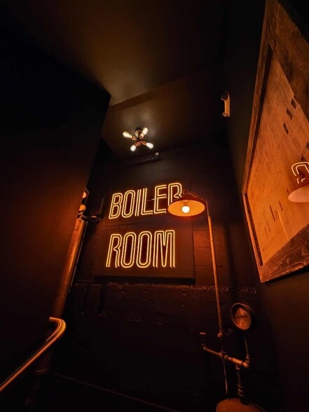 More Photos Of 1335 14th Ave, Longview General Retail For Sale