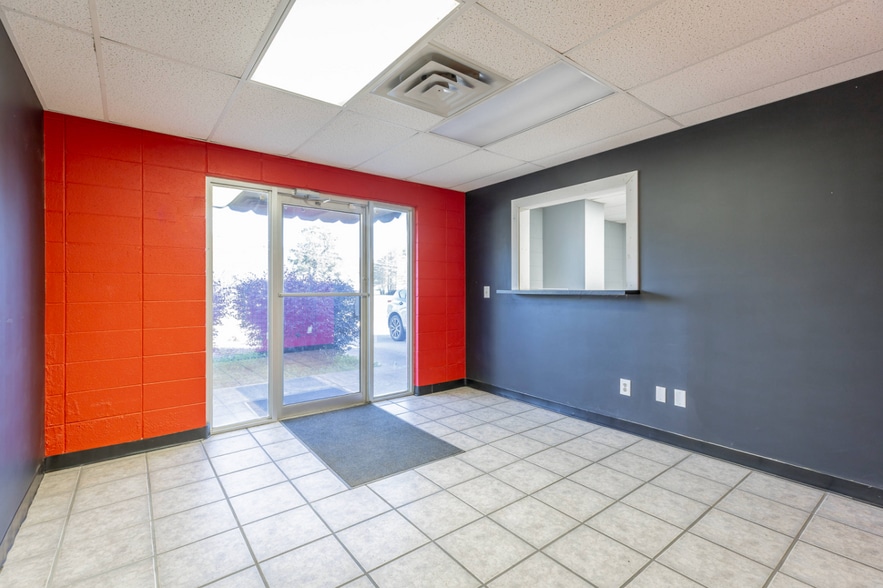 More Photos Of 218 Industrial Park Dr, Soddy Daisy Light Distribution For Sale