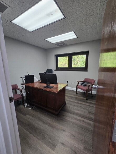 More Photos Of 400 Percival Rd, Columbia Office For Lease
