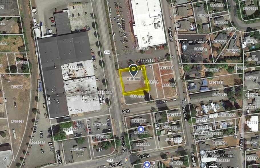 More Photos Of 806 N 1st St, Silverton General Retail For Sale