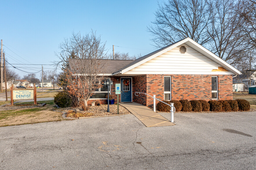 Primary Photo Of 709 Staunton Rd, Gillespie Office For Sale