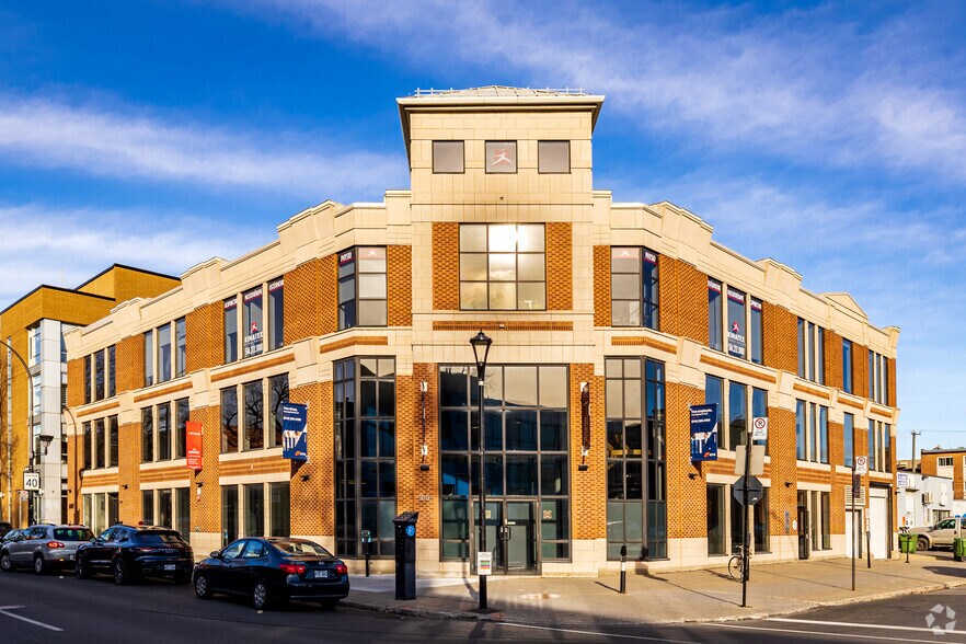 Primary Photo Of 7001-7035 Boul Saint-Laurent, Montréal Office For Lease