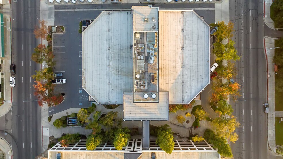 More Photos Of 100 Willow Plz, Visalia Medical For Sale