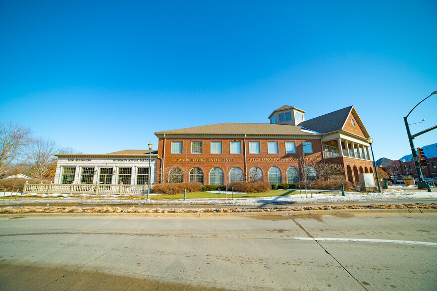 More Photos Of 501 12th Ave, Coralville Office For Lease