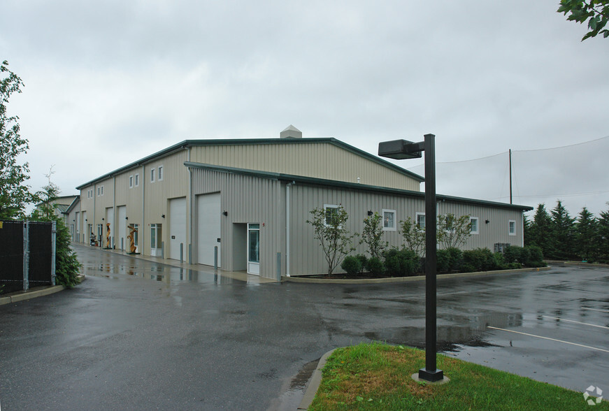 Primary Photo Of 1 Leecon Ct, Southampton Warehouse For Lease