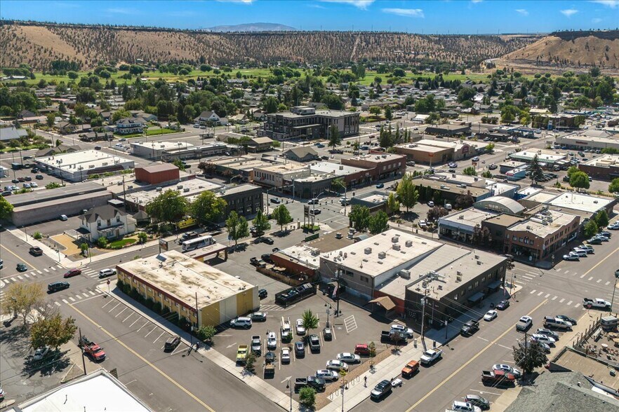 More Photos Of 121 NE 3rd St, Prineville Restaurant For Sale