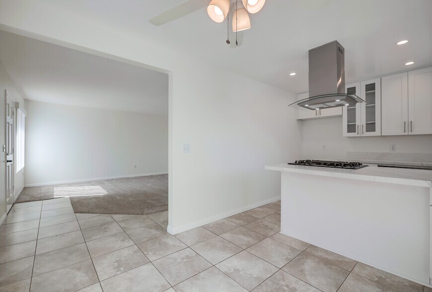 More Photos Of 5571 Reno Cir, Huntington Beach Apartments For Sale