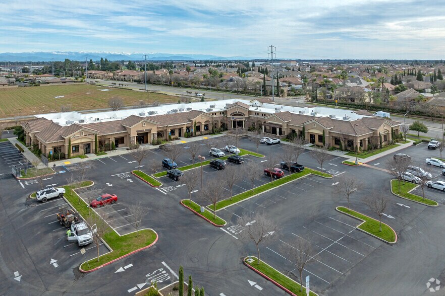 More Photos Of 2152 E Copper Ave, Fresno Office For Lease