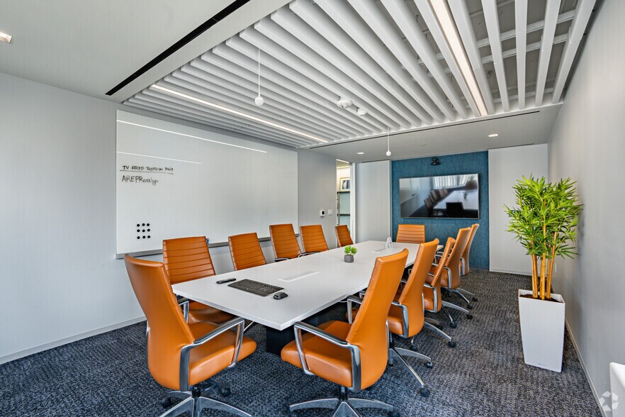 More Photos Of 1700 N Moore St, Arlington Office For Lease