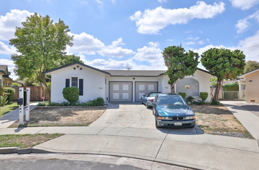 Primary Photo Of 992 Gale Dr, Campbell Apartments For Sale