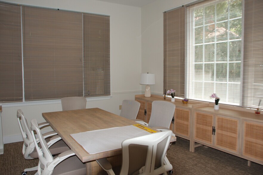 More Photos Of 660 E Jefferson St, Tallahassee Office For Lease