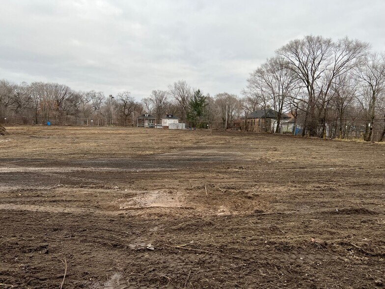 More Photos Of 1201 15th Street Ave, Gary Land For Lease