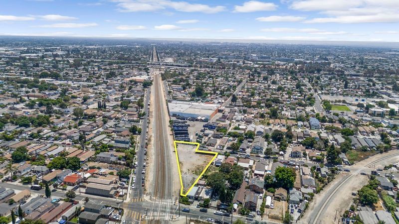 More Photos Of 1693-1699 E 109th St, Los Angeles Land For Sale