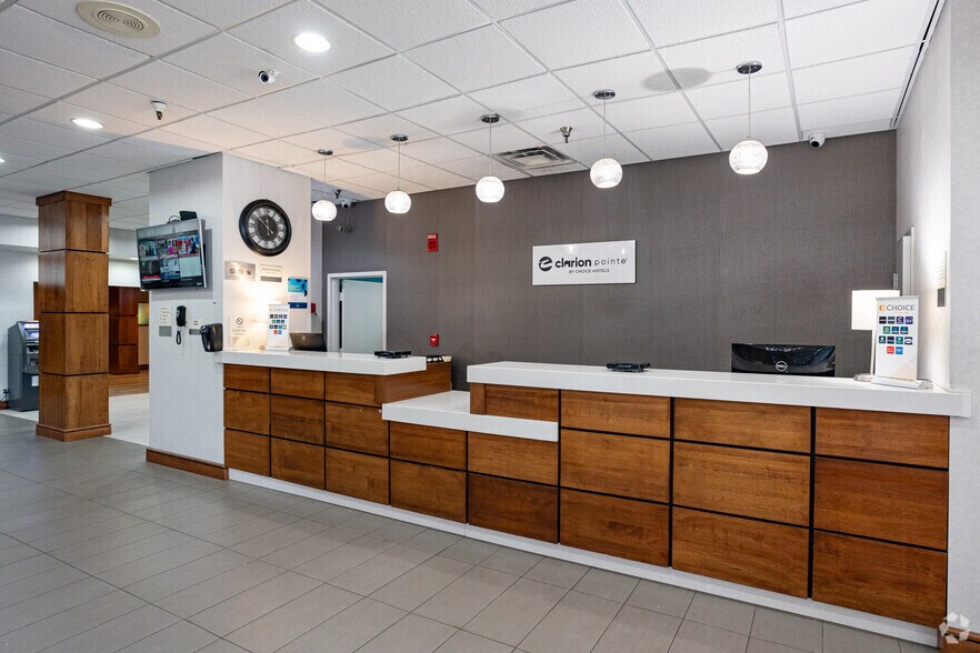 More Photos Of 2910 Fort Campbell Blvd, Hopkinsville Hotel For Sale