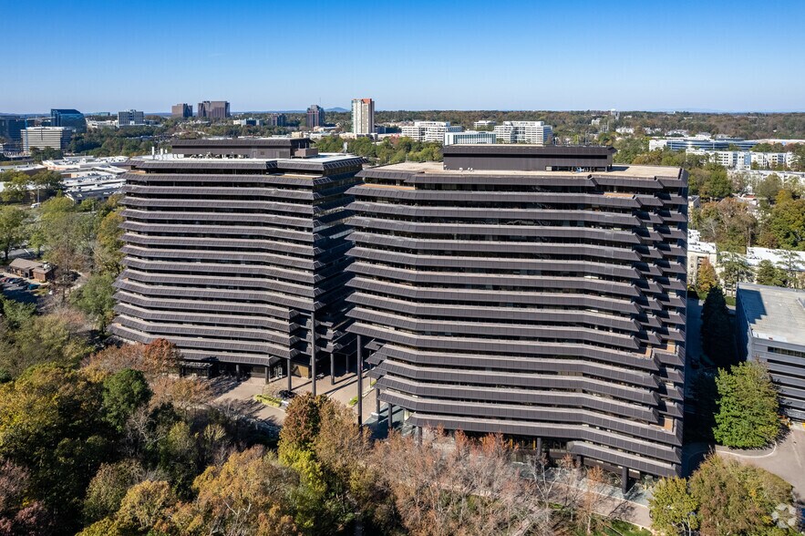 More Photos Of 2 Ravinia Dr, Atlanta Office For Lease