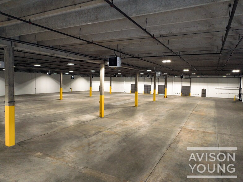 More Photos Of 1133 Pressley Rd, Charlotte Warehouse For Sale