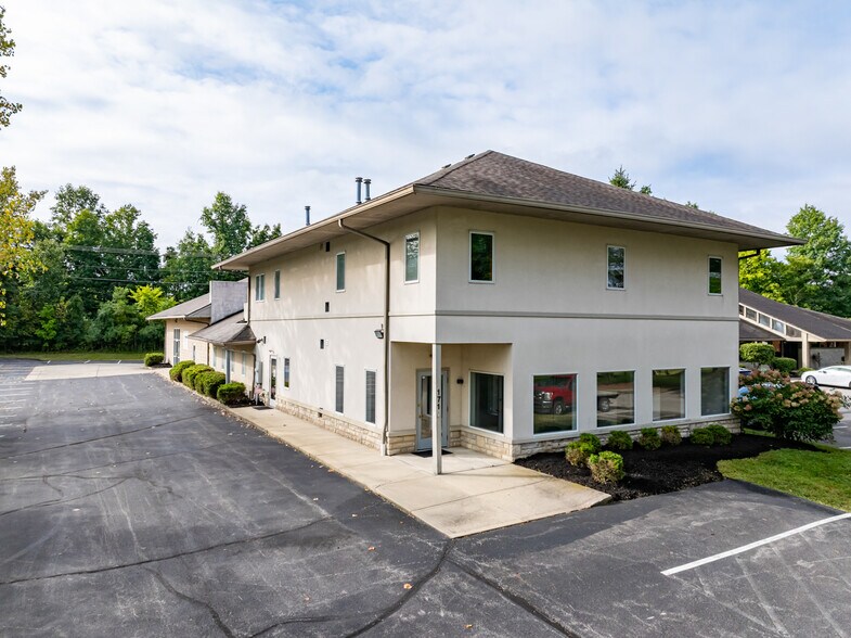 More Photos Of 171 Green Meadows Dr S, Lewis Center Office Residential For Sale
