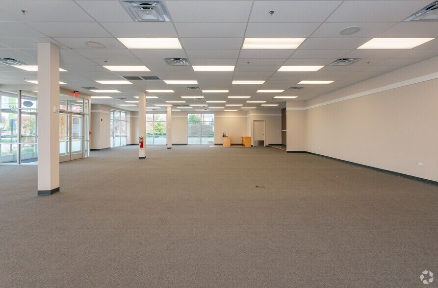 More Photos Of 2 E Rand Rd, Mount Prospect Freestanding For Sale